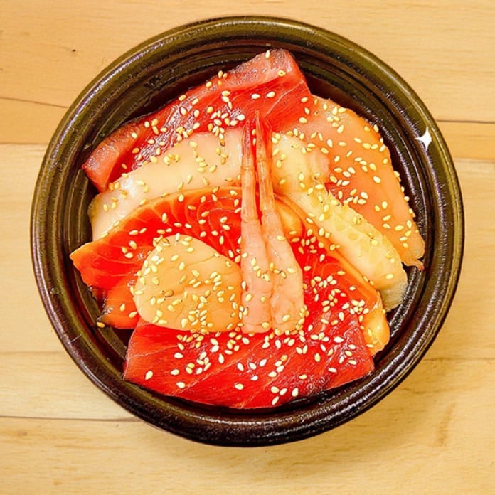 北海道産いくら丼